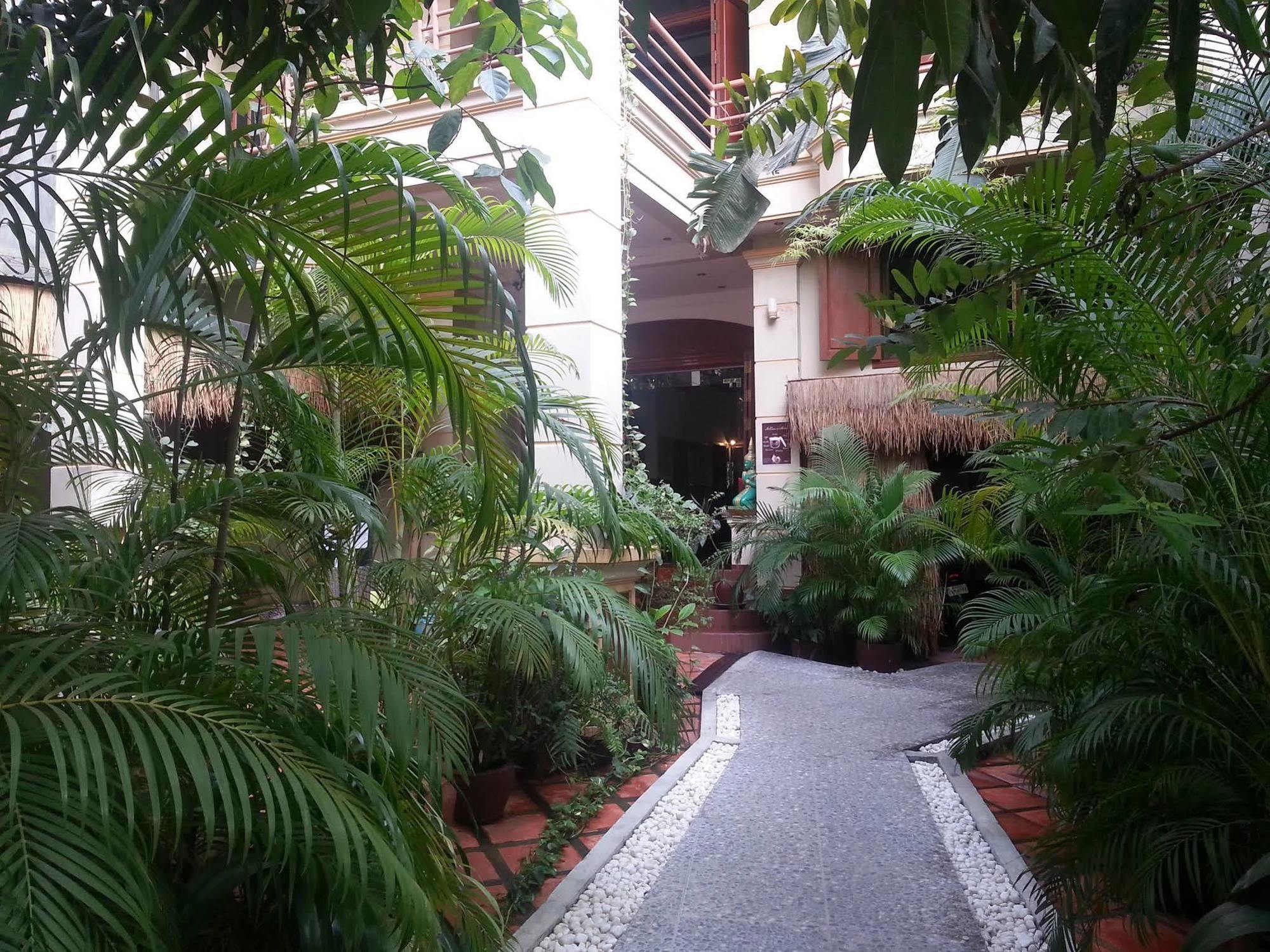 Alibi Guesthouse Phnom Penh Exterior foto