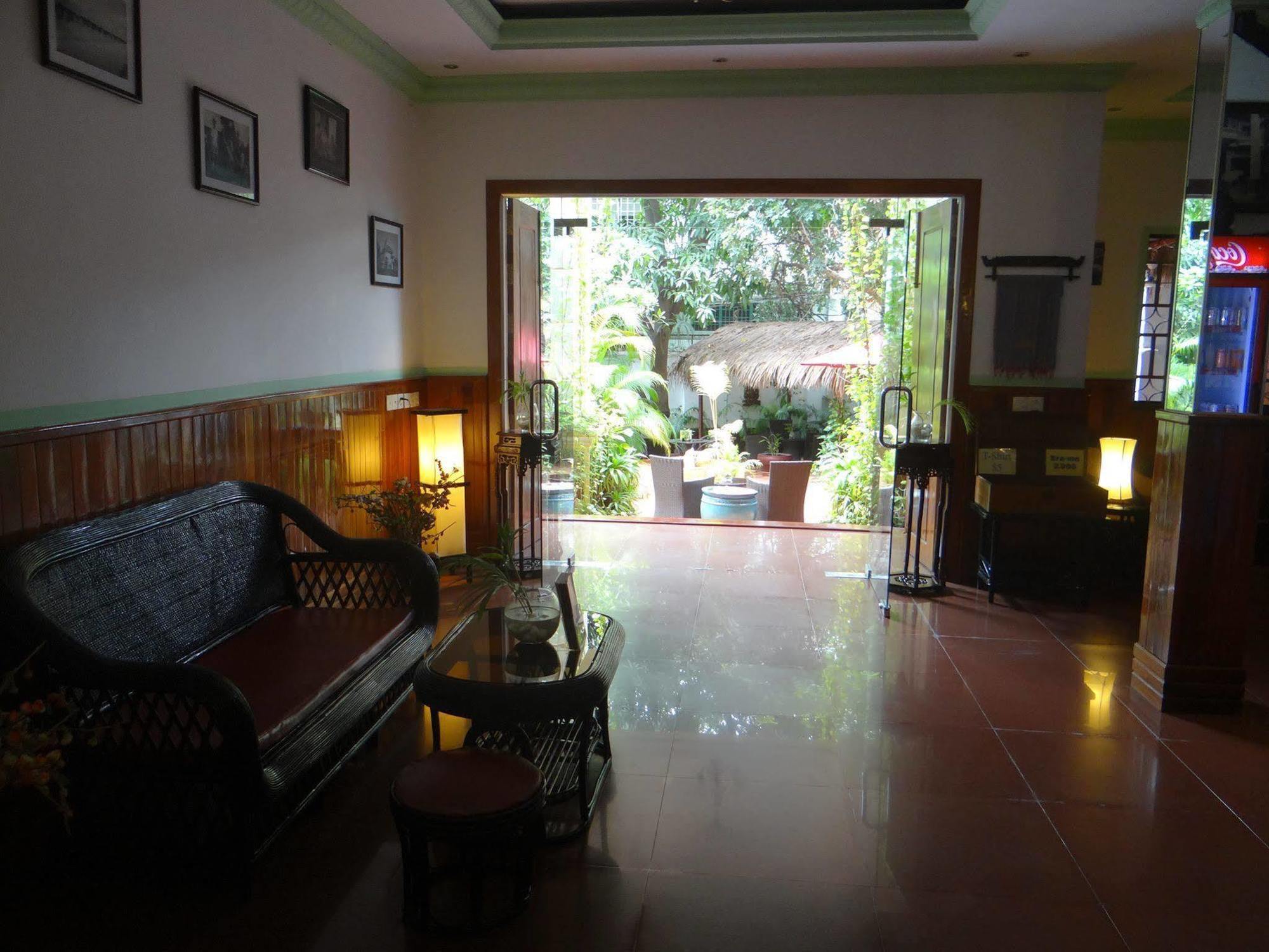Alibi Guesthouse Phnom Penh Exterior foto