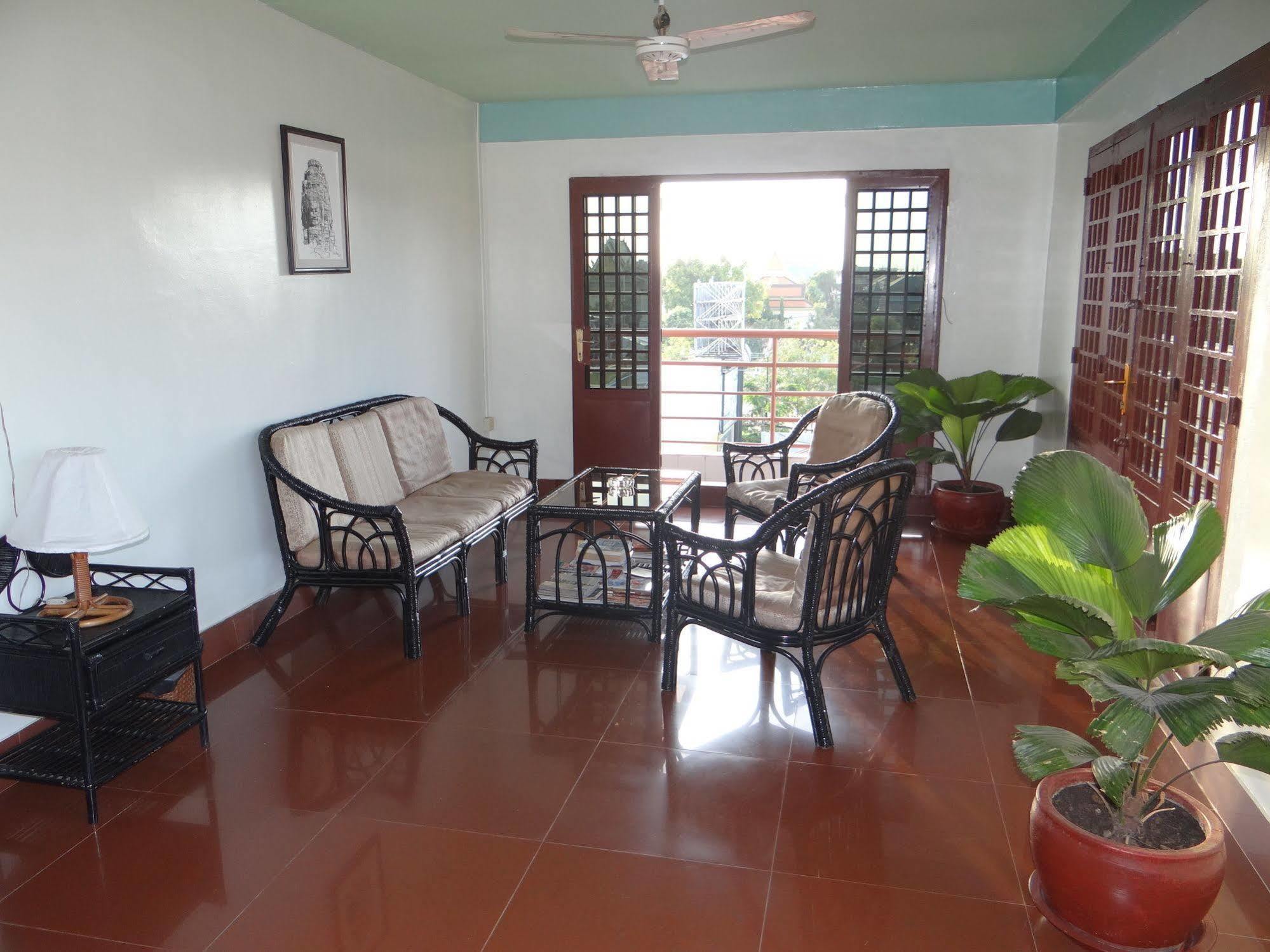 Alibi Guesthouse Phnom Penh Exterior foto