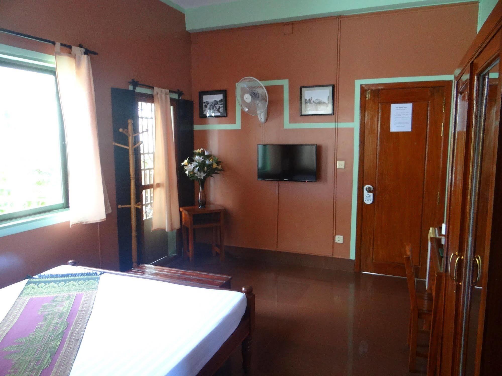 Alibi Guesthouse Phnom Penh Exterior foto