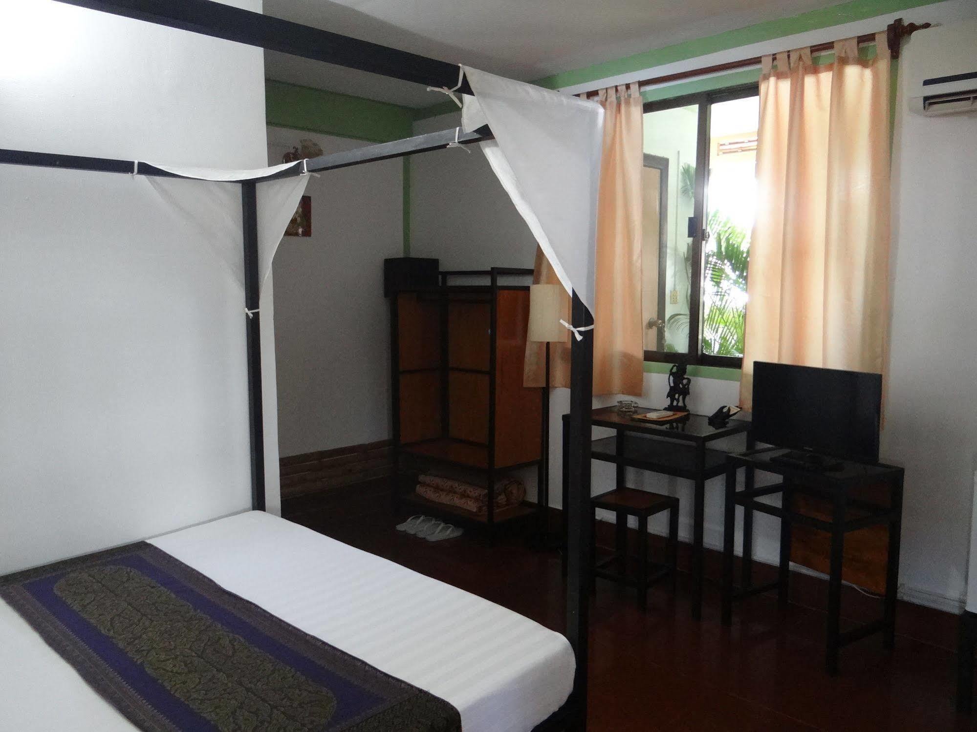 Alibi Guesthouse Phnom Penh Exterior foto